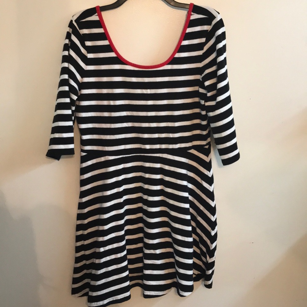 XL Express black, white and red dress